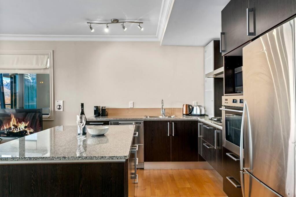 The Beacon - 2 Bedroom Luxe Apartment Queenstown Bagian luar foto